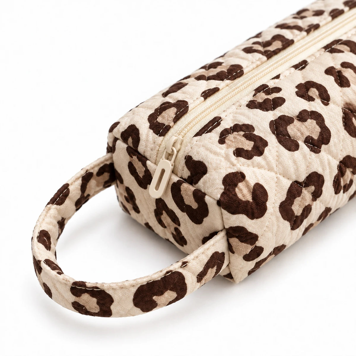 Tooly Leopard — Carry handle detail