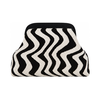 Knitty – The Snap-Shut Makeup Bag