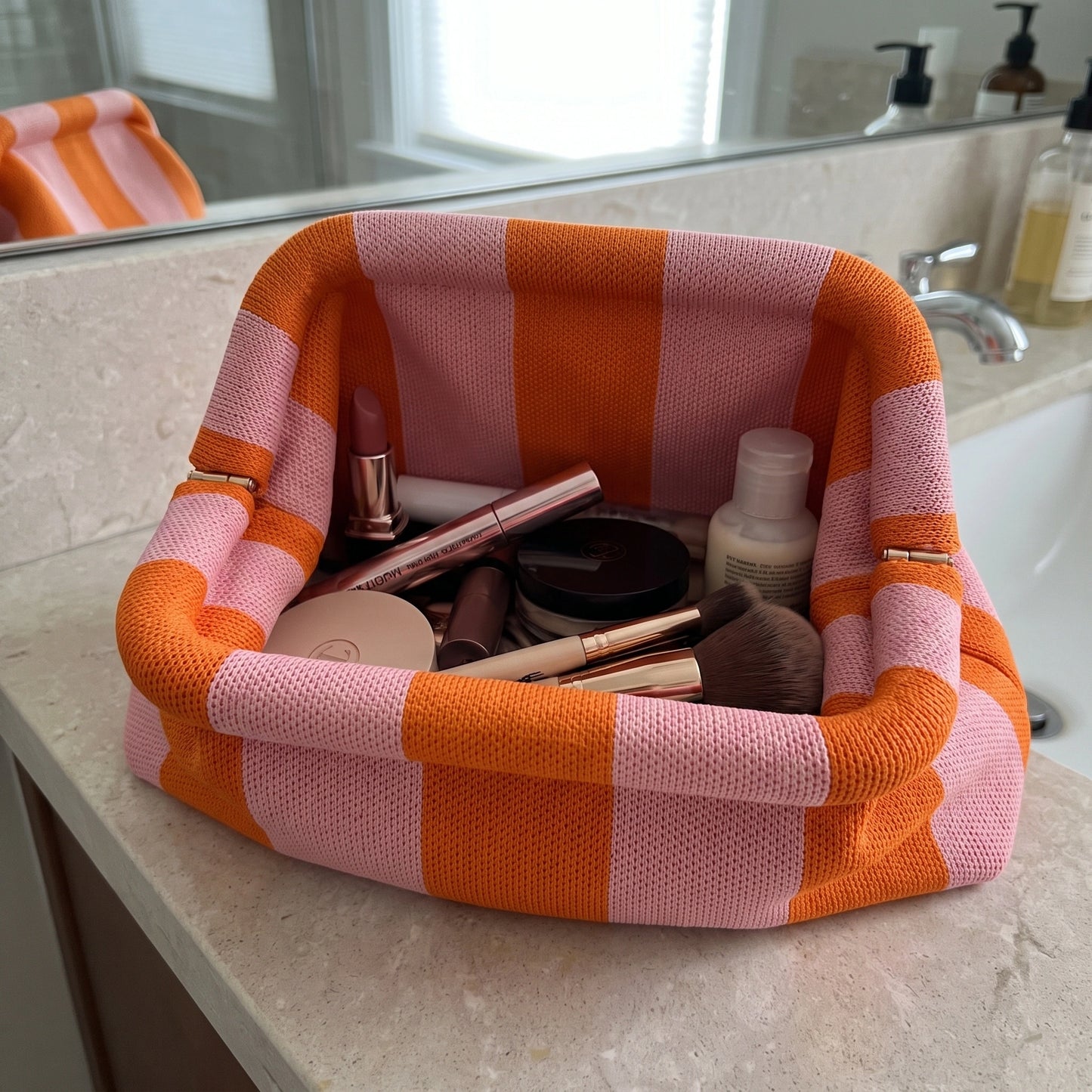 Knitty – The Snap-Shut Makeup Bag